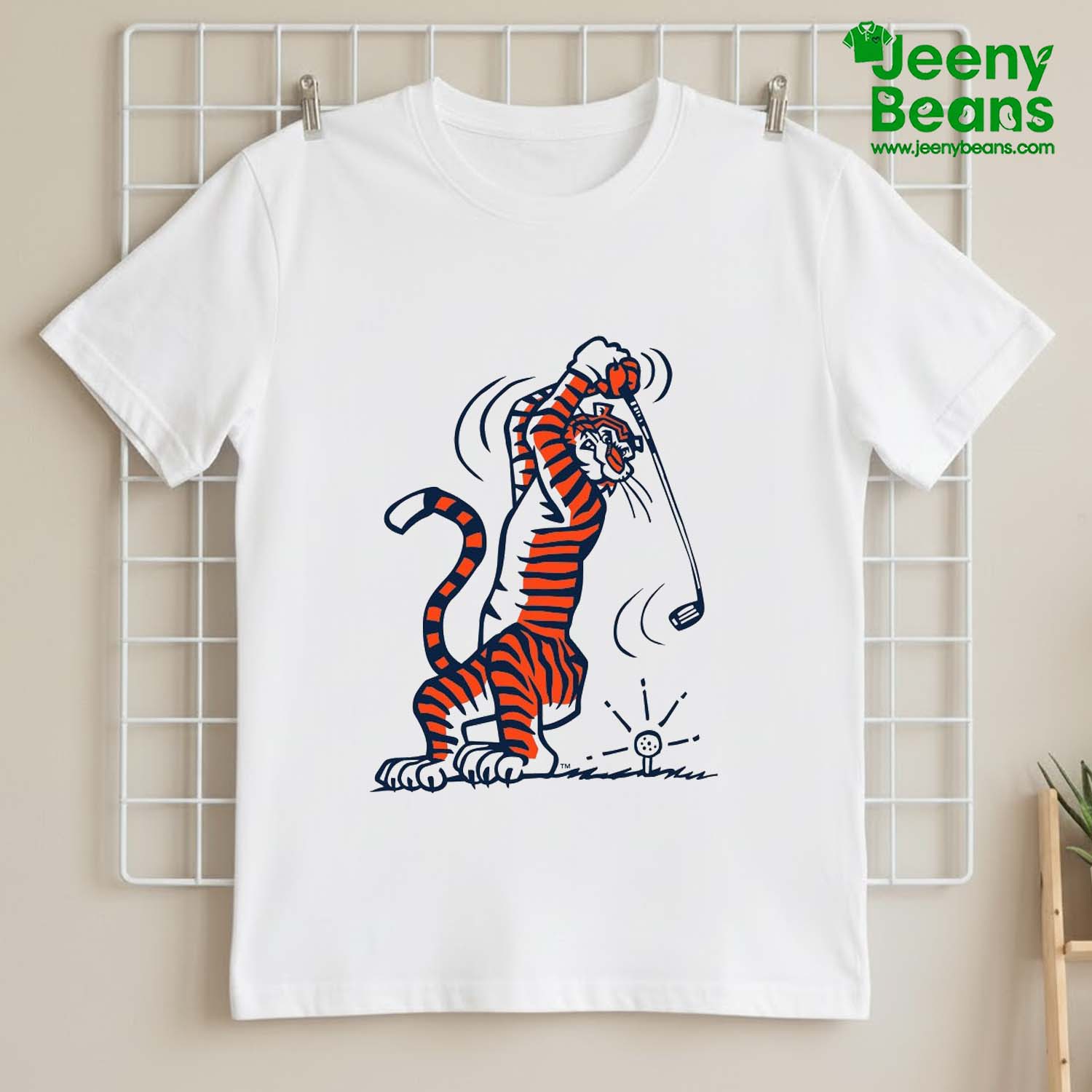 Auburn Tigers Swinging Shirt
